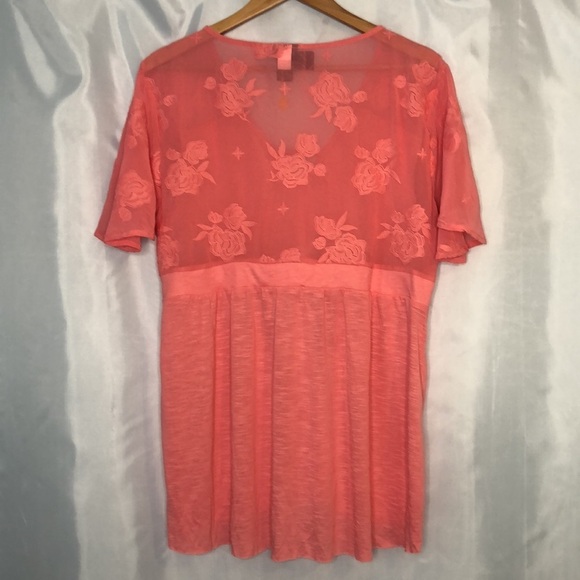 TORRID Short Sleeve Floral Lace Coral Top Size 0 (M) - Picture 6 of 11